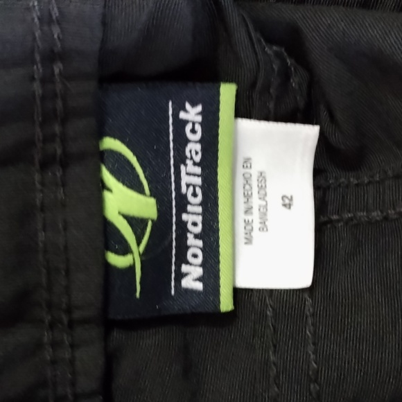 NordicTrack shorts zip up side pockets. - Picture 3 of 4